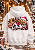 Bayern Hoodie aus hellem Baumwollmix mit Kapuze und buntem „Cookies & Chaos“-Weihnachtsmotiv auf dem Rücken.