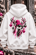 Bayern Hoodie aus weißem Baumwollmix mit großem Hirschmotiv, pinker Mütze und dekorativen Christbaumkugeln auf dem Rücken.